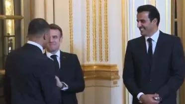 Momento en el que Mbappé saluda a Macron junto con el emir de Qatar al lado. Imagen: La Sexta.