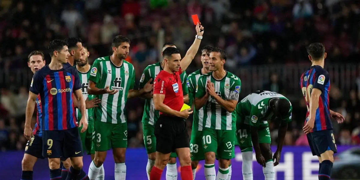 El Betis padeció en carne propia lo que es ser estafado.