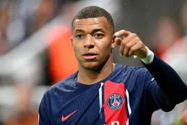 Kylian Mbappé en un partido con el PSG. Imagen: CNN.