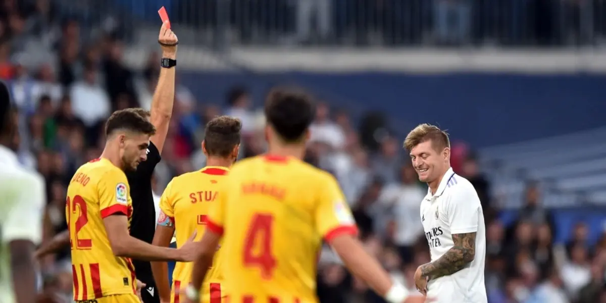 Toni recibió dos tarjetas amarillas ante Girona